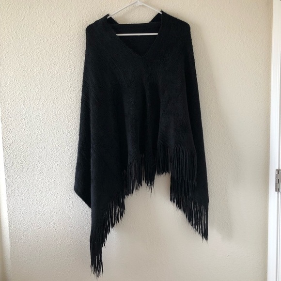 Black scarf/ poncho in great condition one size - Picture 1 of 8